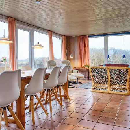 12 Person In Hjorring-by Traum * イェリング